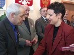 Srebrne i Brązowe Krzyże Zasługi wręczyła Joanna Grzela - Wicewojewoda Świętokrzyski dziewięciu osobom samorządowcom oraz działaczom społecznym