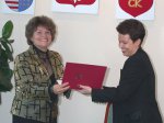 Czterem osobom wręczyła Joanna Grzela - Wicewojewoda Świętokrzyski awanse na stopień nauczyciela dyplomowanego