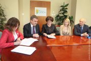 Podpisanie umów na realizację programu „Maluch - edycja 2016 - Moduł 2” w województwie świętokrzyskim. 