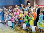Wojewoda Agata Wojtyszek spotkała się z dziećmi z półkolonii w Nagłowicach. 