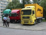 Przed budynkiem Świętokrzyskiego Urzędu Wojewódzkiego odbyła się uroczystość przekazania przez firmę Star Trucks samochodów ciężarowych przeznaczonych dla Ochotniczych Straży Pożarnych w gminach Rytwiany i Klimontów