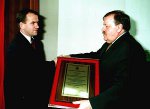 Dyrektor Generalny ŚUW - Janusz Koza odebrał Certyfikat Systemu Jakości wg normy PN-EN ISO 90012001, przyznany Świętokrzyskiemu Urzędowi Wojewódzkiemu przez Polskie Centrum Badań i Certyfikacji
