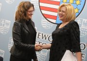 Wojewoda Agata Wojtyszek oraz Komisarz ds. Polityki Regionalnej Corina Cretu 