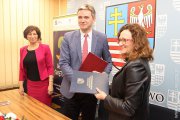 Wojewoda Agata Wojtyszek i marszałek Adam Jarubas.. 