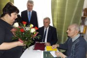 Spotkanie z jubilatem (fot. Urząd Gminy w Wodzisławiu). 