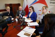 Konferencja prasowa wojewody. 