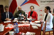 Konferencja prasowa wojewody. Konferencja prasowa wojewody.