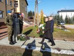 Odsłonięcie popiersia patrona szkoły w Mójczy