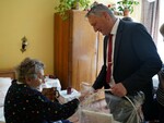 Wojewoda z wizytą u Powstańca Warszawskiego