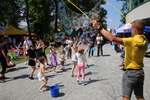 Rodzinny piknik przed urzędem