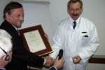 Wojewoda Świętokrzyski wziął udział w uroczystości wręczenia certyfikatów systemu jakości ISO 90021994 działom Radioterapii i Endokrynologii oraz Higieny Tekstylnej i Zakładowi Fizyki Medycznej Świętokrzyskiego Centrum Onkologii w Kielcach - jako pierwszy
